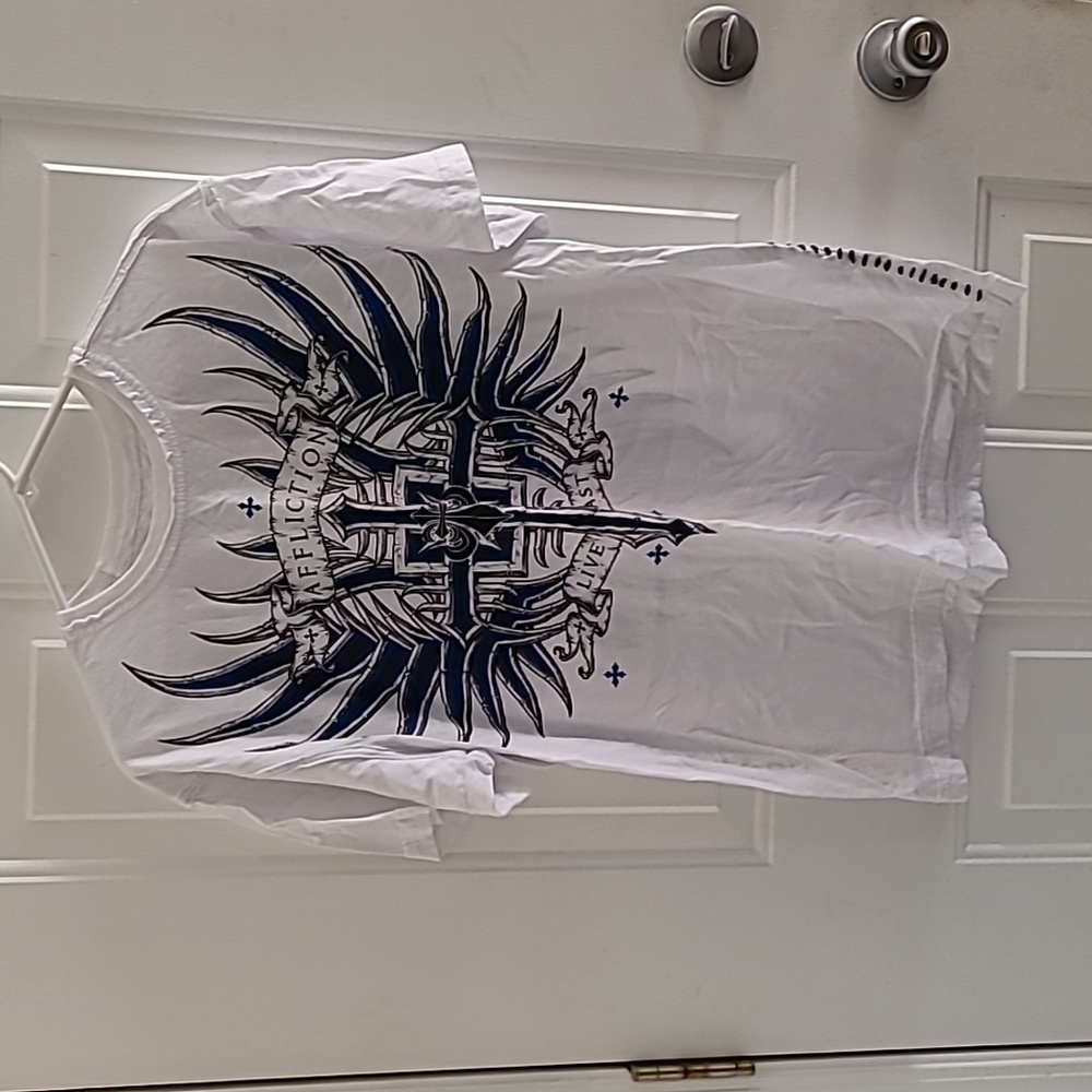 Men's affliction short sleeve with side stitch